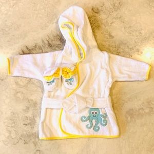 🆕 New Baby Robe w/ Shoes Set (0-9M)